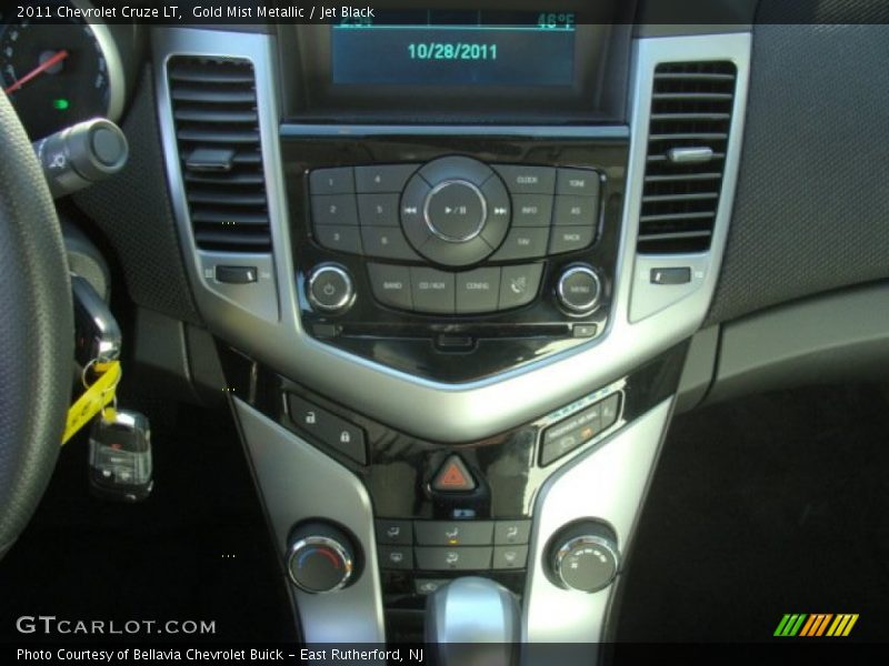 Gold Mist Metallic / Jet Black 2011 Chevrolet Cruze LT
