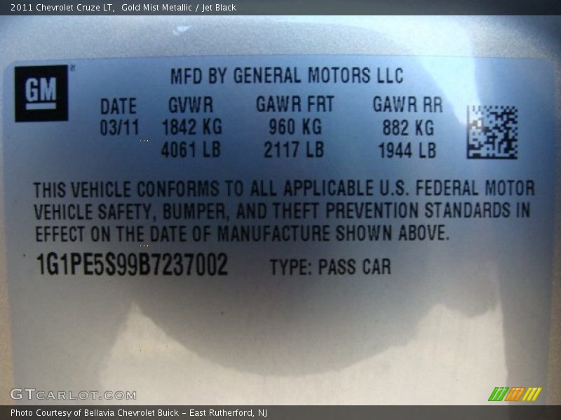 Gold Mist Metallic / Jet Black 2011 Chevrolet Cruze LT