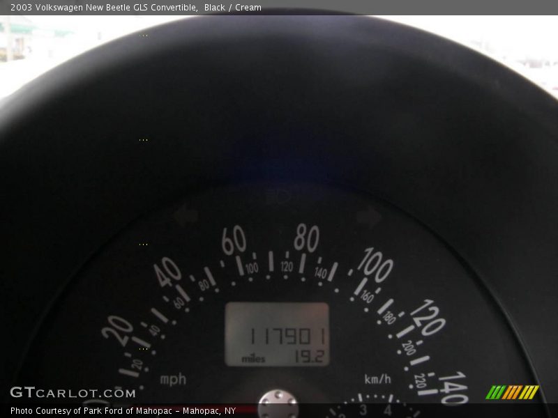 Black / Cream 2003 Volkswagen New Beetle GLS Convertible