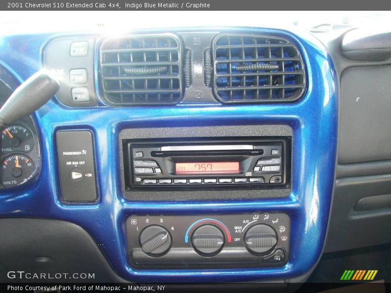 Indigo Blue Metallic / Graphite 2001 Chevrolet S10 Extended Cab 4x4