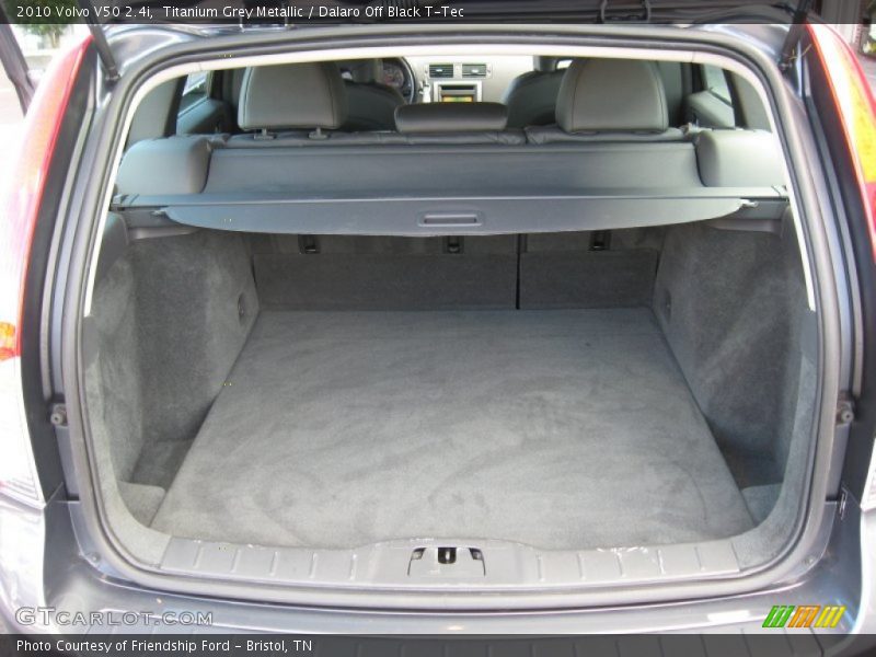  2010 V50 2.4i Trunk