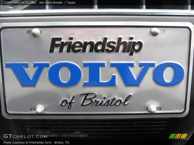Ash Gold Metallic / Taupe 2004 Volvo XC70 AWD