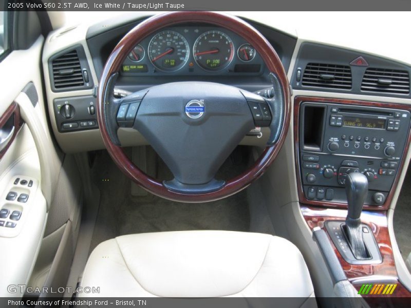 Dashboard of 2005 S60 2.5T AWD