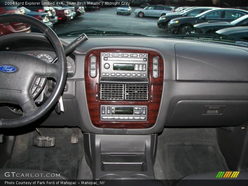 Silver Birch Metallic / Midnight Grey 2004 Ford Explorer Limited 4x4
