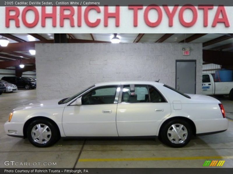 Cotillion White / Cashmere 2005 Cadillac DeVille Sedan