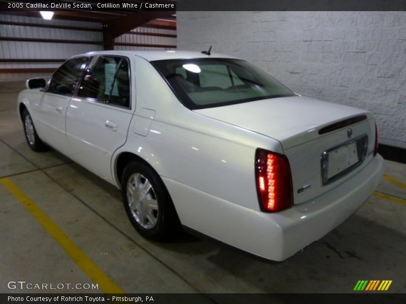 Cotillion White / Cashmere 2005 Cadillac DeVille Sedan