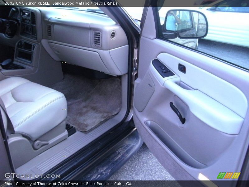 Sandalwood Metallic / Neutral/Shale 2003 GMC Yukon XL SLE