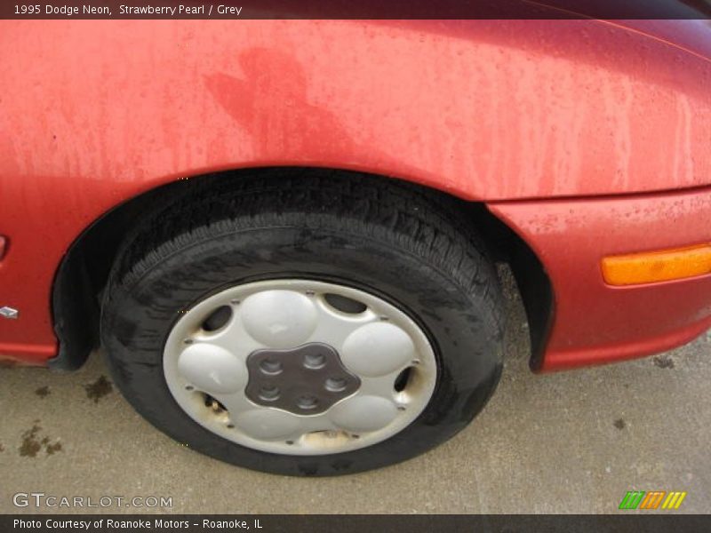 Strawberry Pearl / Grey 1995 Dodge Neon