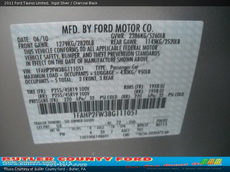 Ingot Silver / Charcoal Black 2011 Ford Taurus Limited