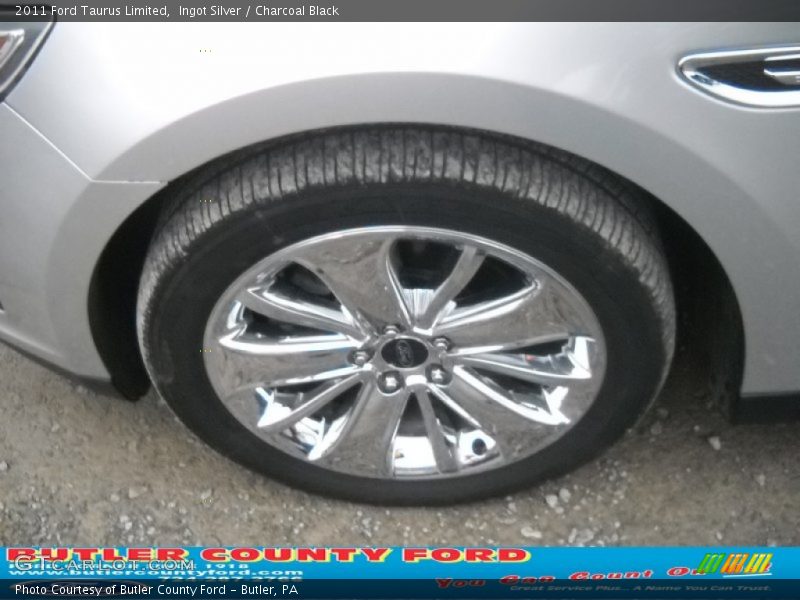 Ingot Silver / Charcoal Black 2011 Ford Taurus Limited