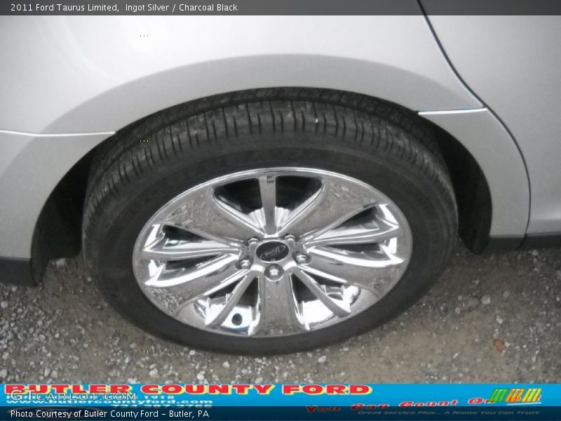 Ingot Silver / Charcoal Black 2011 Ford Taurus Limited