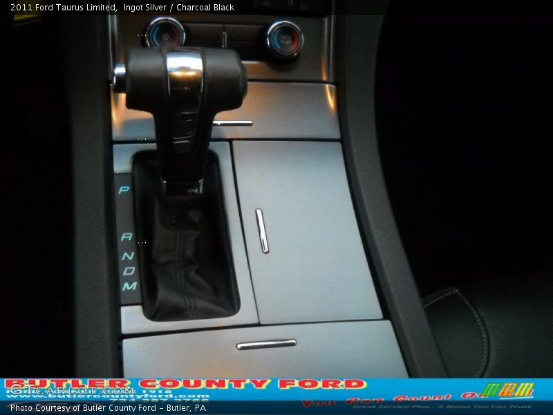 Ingot Silver / Charcoal Black 2011 Ford Taurus Limited