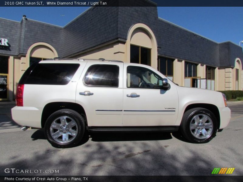 White Diamond Tricoat / Light Tan 2010 GMC Yukon SLT