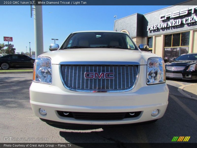 White Diamond Tricoat / Light Tan 2010 GMC Yukon SLT