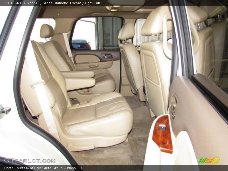 White Diamond Tricoat / Light Tan 2010 GMC Yukon SLT