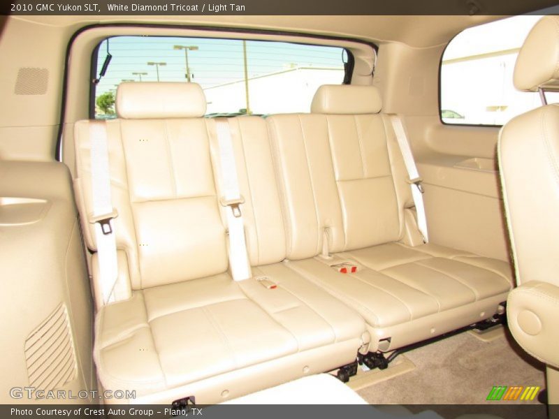 White Diamond Tricoat / Light Tan 2010 GMC Yukon SLT