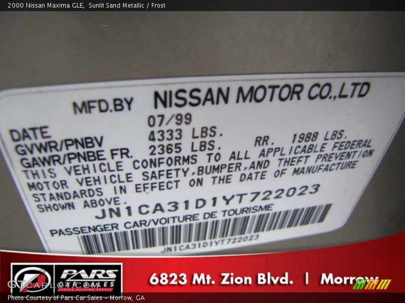 Sunlit Sand Metallic / Frost 2000 Nissan Maxima GLE