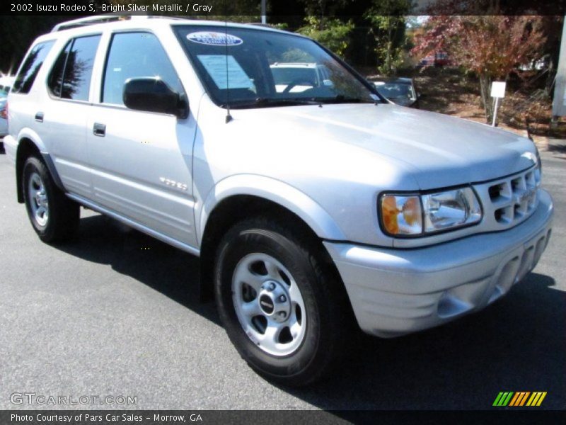 Bright Silver Metallic / Gray 2002 Isuzu Rodeo S