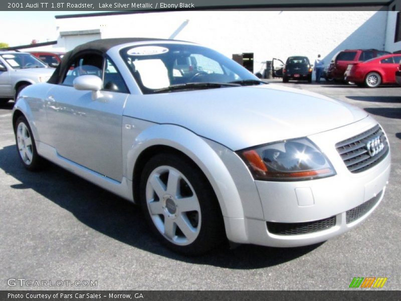Front 3/4 View of 2001 TT 1.8T Roadster