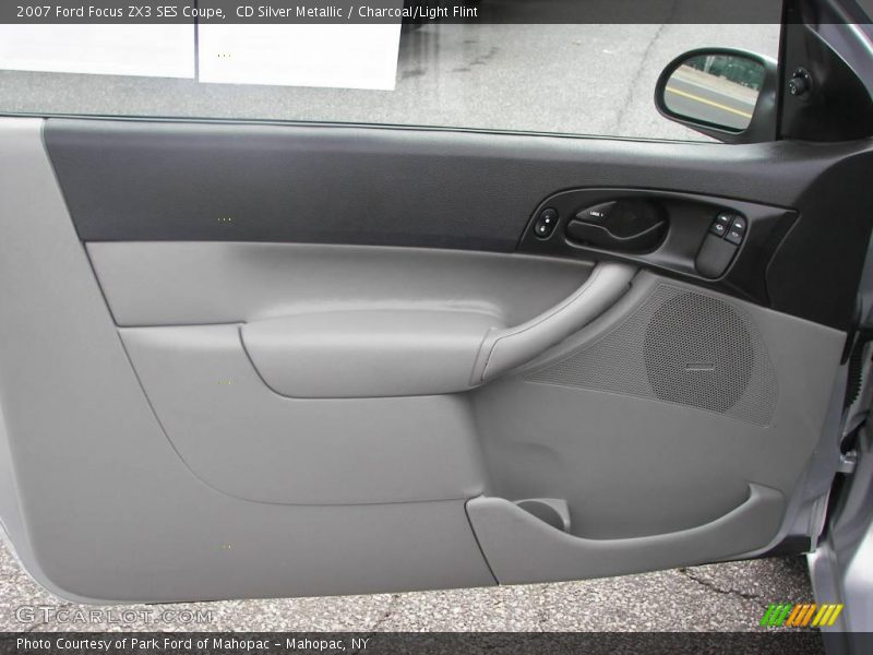 CD Silver Metallic / Charcoal/Light Flint 2007 Ford Focus ZX3 SES Coupe