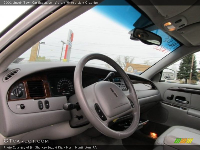 Vibrant White / Light Graphite 2001 Lincoln Town Car Executive