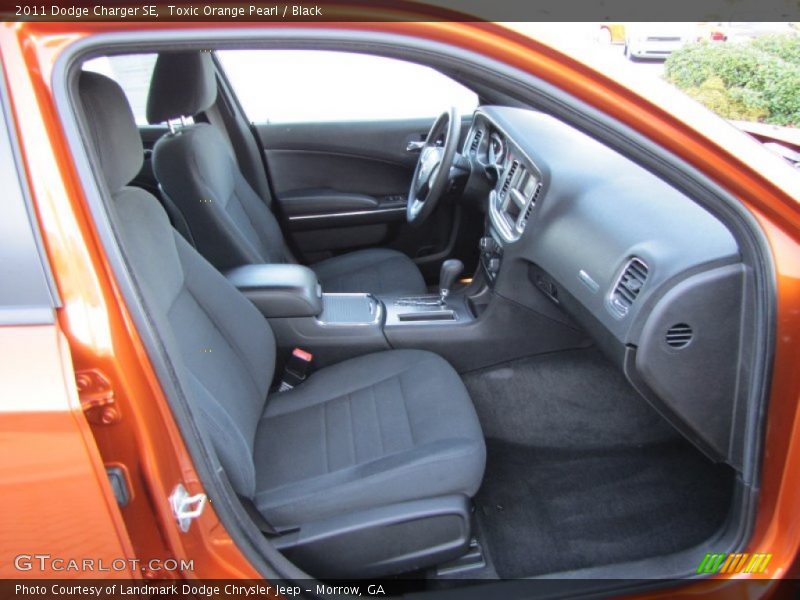 Toxic Orange Pearl / Black 2011 Dodge Charger SE