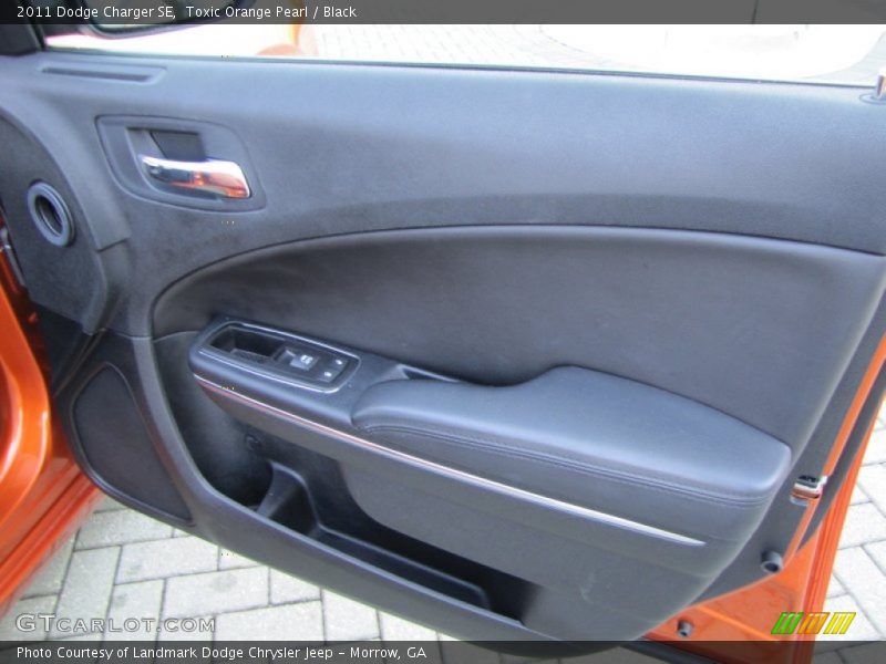 Toxic Orange Pearl / Black 2011 Dodge Charger SE