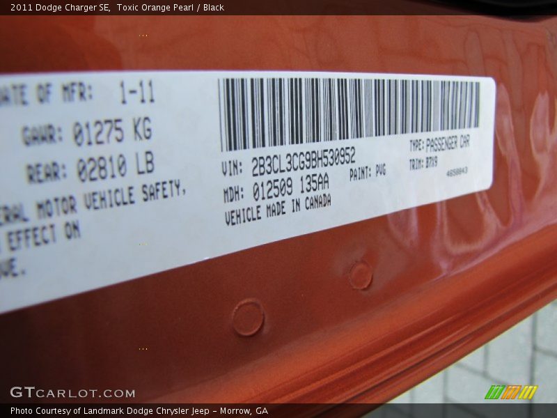 Toxic Orange Pearl / Black 2011 Dodge Charger SE