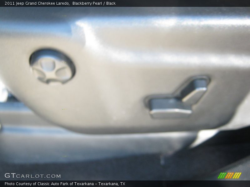 Blackberry Pearl / Black 2011 Jeep Grand Cherokee Laredo