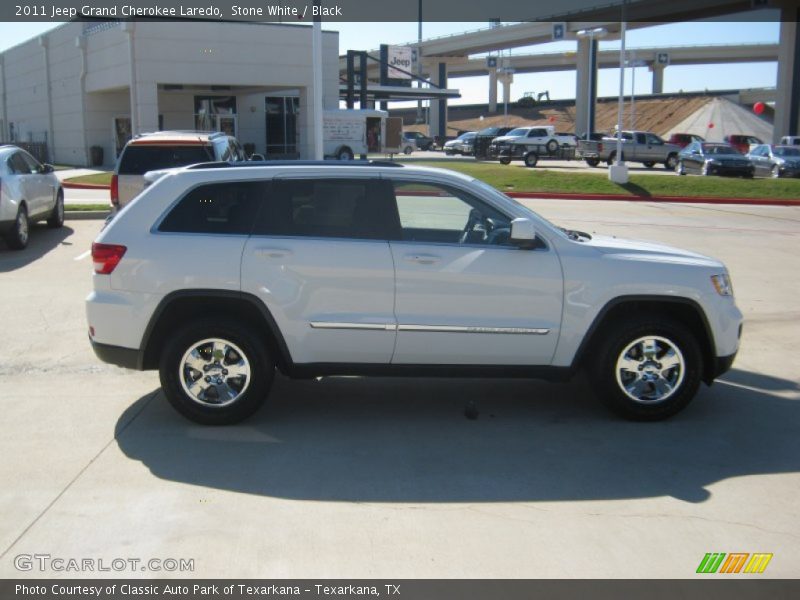 Stone White / Black 2011 Jeep Grand Cherokee Laredo