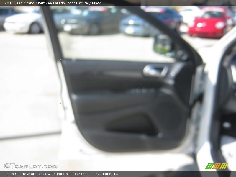 Stone White / Black 2011 Jeep Grand Cherokee Laredo