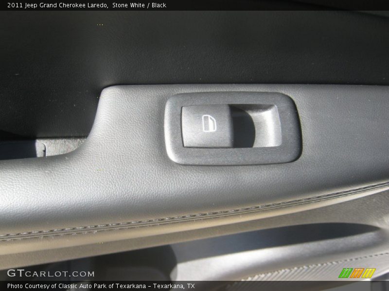 Stone White / Black 2011 Jeep Grand Cherokee Laredo