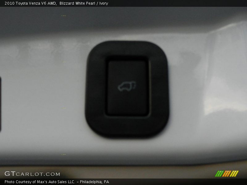 Blizzard White Pearl / Ivory 2010 Toyota Venza V6 AWD