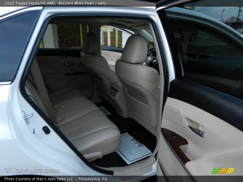 Blizzard White Pearl / Ivory 2010 Toyota Venza V6 AWD