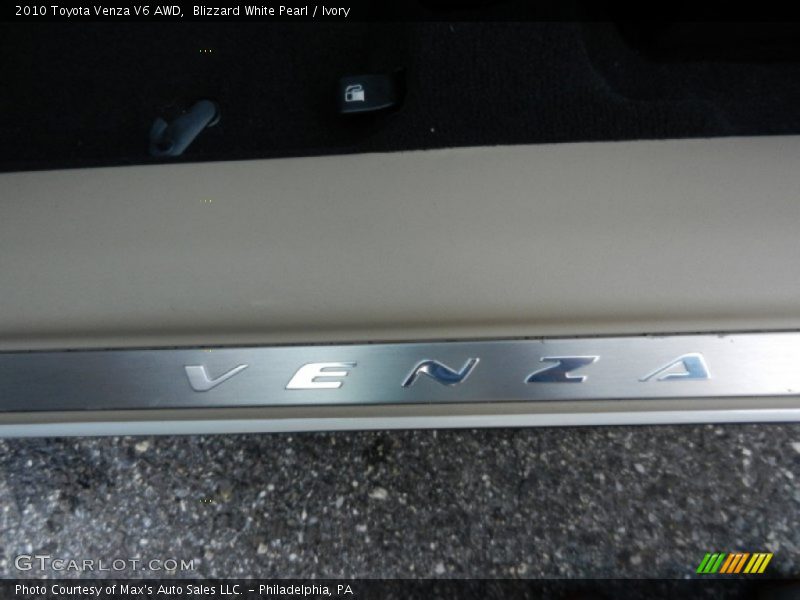 Blizzard White Pearl / Ivory 2010 Toyota Venza V6 AWD