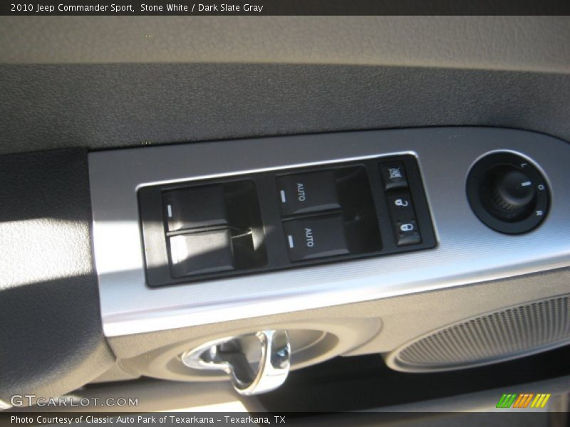 Stone White / Dark Slate Gray 2010 Jeep Commander Sport