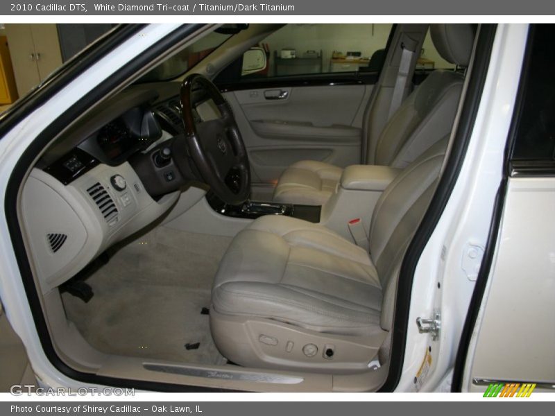 White Diamond Tri-coat / Titanium/Dark Titanium 2010 Cadillac DTS