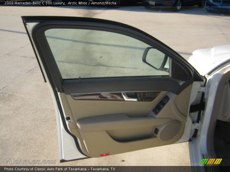 Arctic White / Almond/Mocha 2009 Mercedes-Benz C 300 Luxury