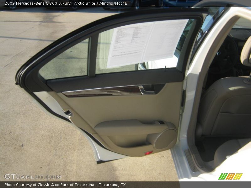 Arctic White / Almond/Mocha 2009 Mercedes-Benz C 300 Luxury
