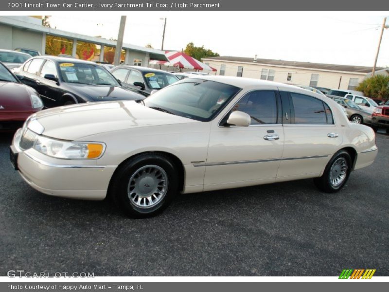 Ivory Parchment Tri Coat / Light Parchment 2001 Lincoln Town Car Cartier
