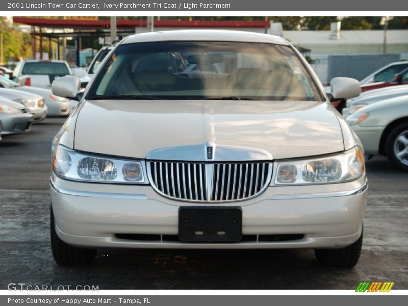 Ivory Parchment Tri Coat / Light Parchment 2001 Lincoln Town Car Cartier