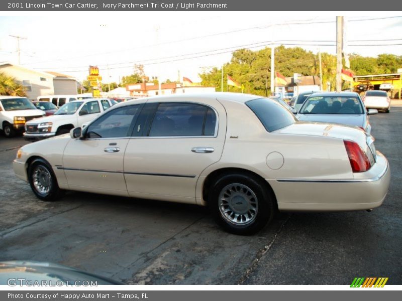 Ivory Parchment Tri Coat / Light Parchment 2001 Lincoln Town Car Cartier