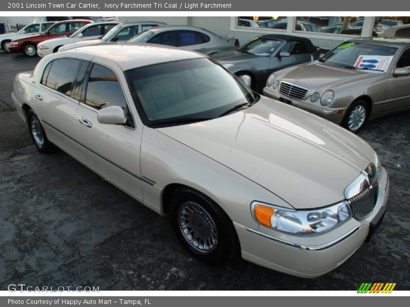 Ivory Parchment Tri Coat / Light Parchment 2001 Lincoln Town Car Cartier