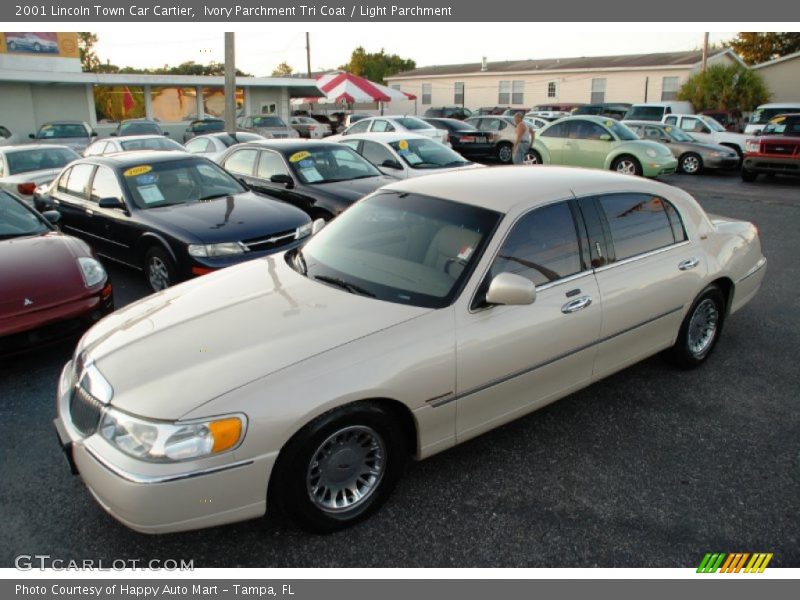 Ivory Parchment Tri Coat / Light Parchment 2001 Lincoln Town Car Cartier