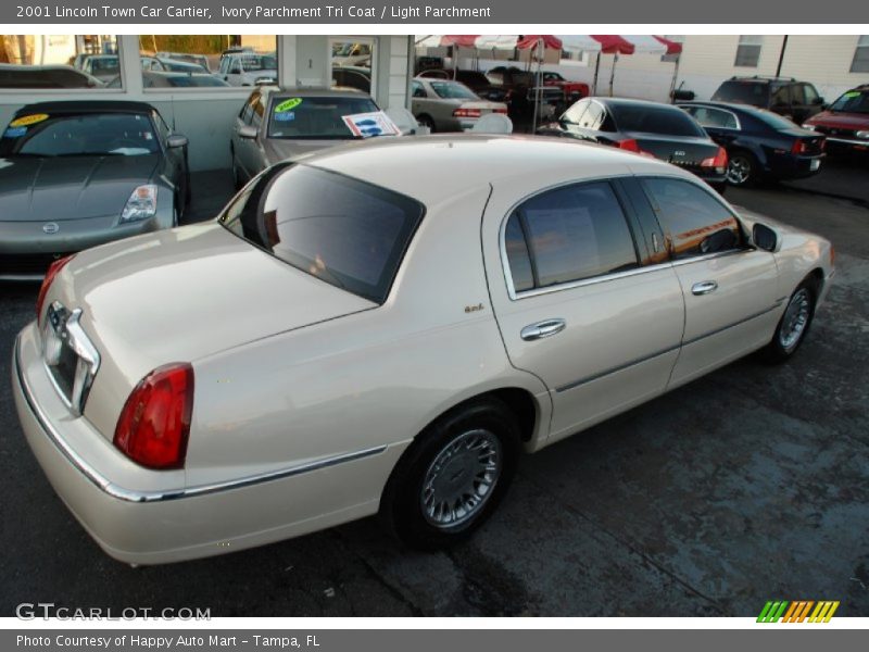 Ivory Parchment Tri Coat / Light Parchment 2001 Lincoln Town Car Cartier