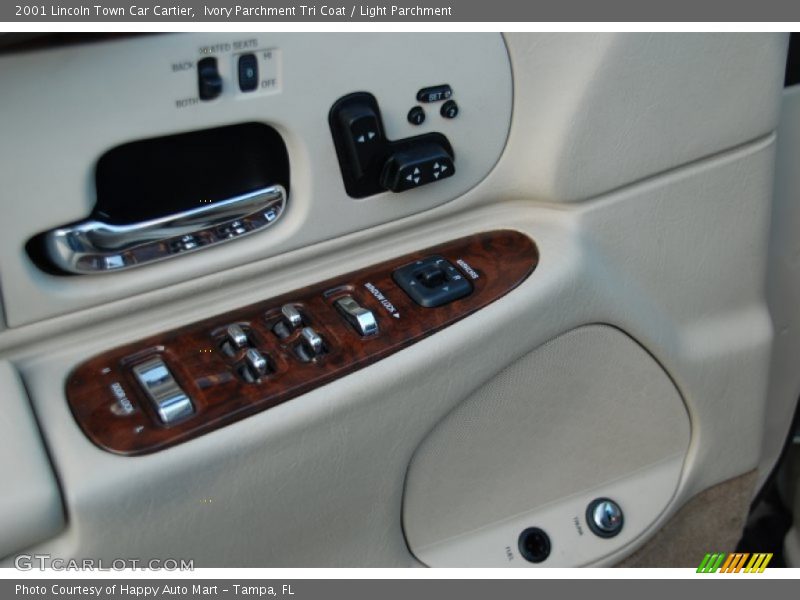 Controls of 2001 Town Car Cartier