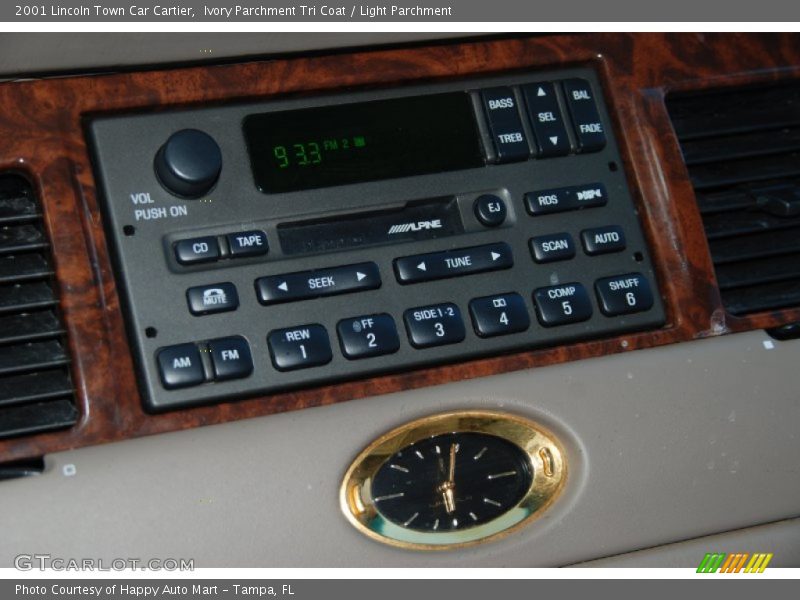Controls of 2001 Town Car Cartier