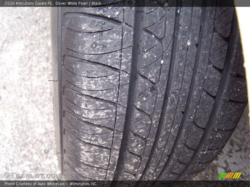 Dover White Pearl / Black 2010 Mitsubishi Galant FE