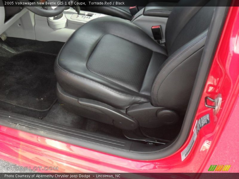 Tornado Red / Black 2005 Volkswagen New Beetle GLS 1.8T Coupe