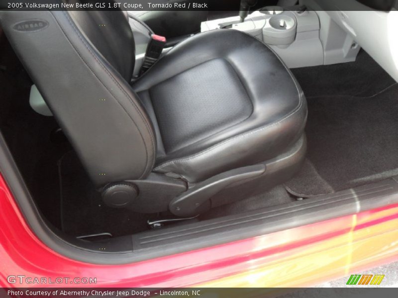 Tornado Red / Black 2005 Volkswagen New Beetle GLS 1.8T Coupe